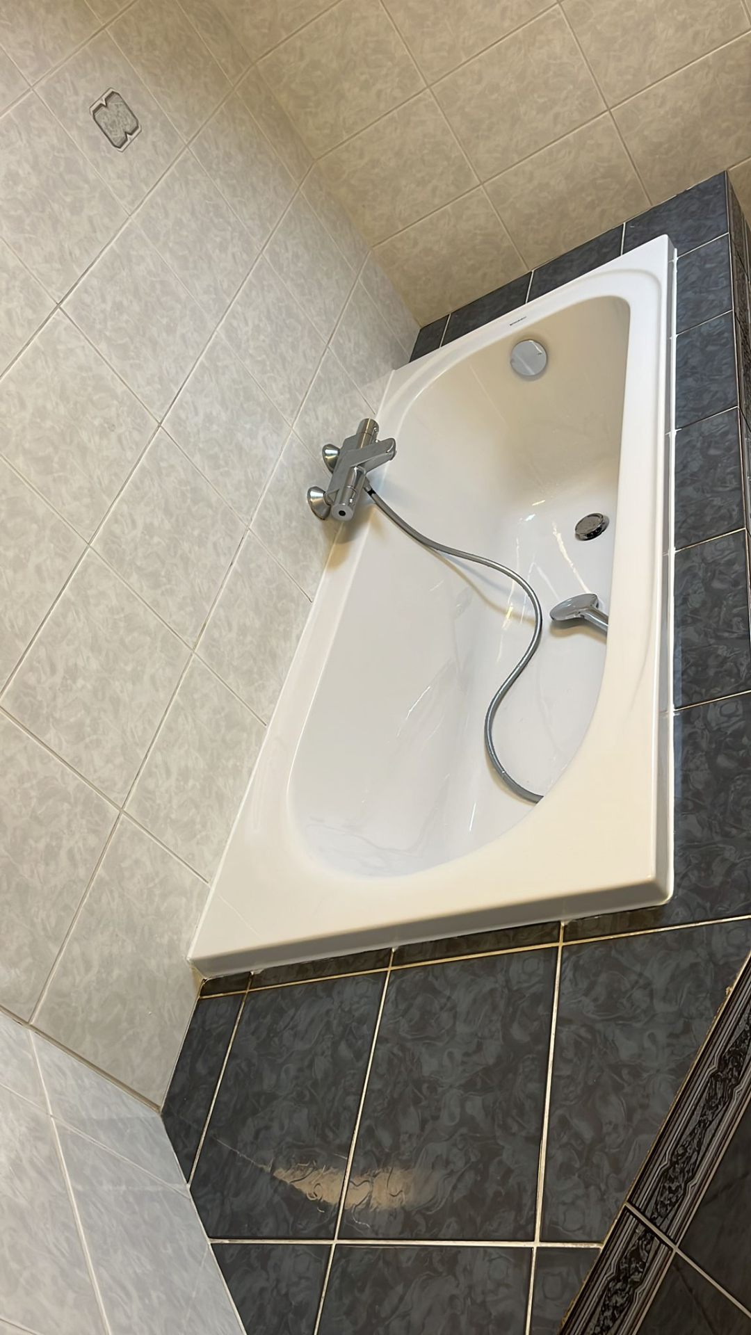 Ligbad installatie